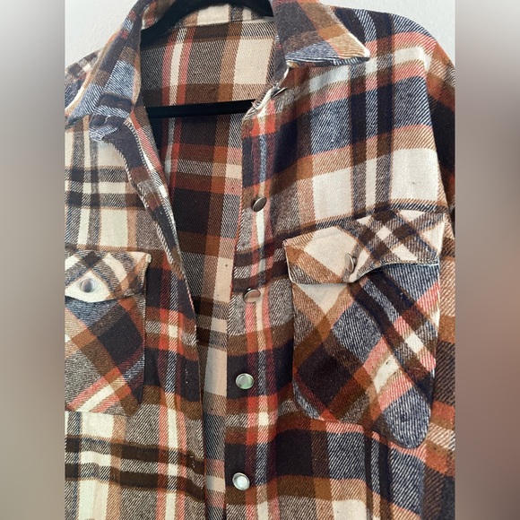 NWOT Button Up Plaid Jacket (100% Polyester) - Picture 3 of 5